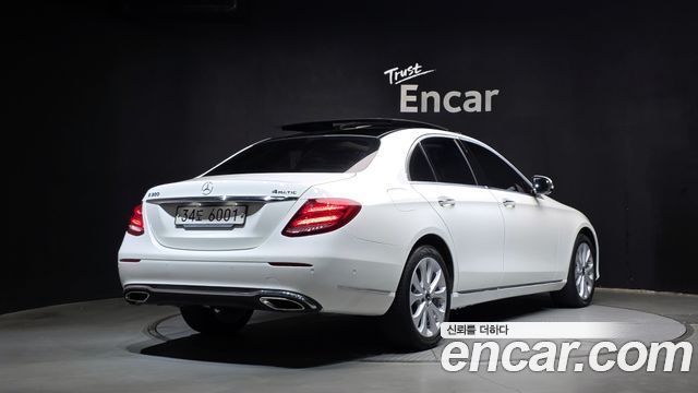 Mercedes-Benz E-Class 2018 — photo 2