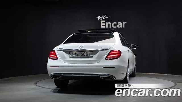 Mercedes-Benz E-Class 2018 — photo 4