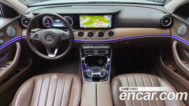 Mercedes-Benz E-Class 2018 — photo 10