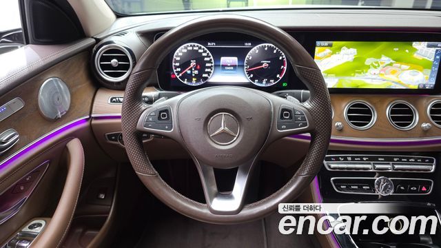 Mercedes-Benz E-Class 2018 — photo 19