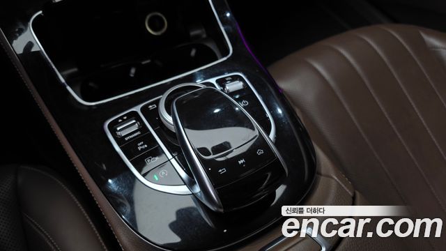 Mercedes-Benz E-Class 2018 — photo 24