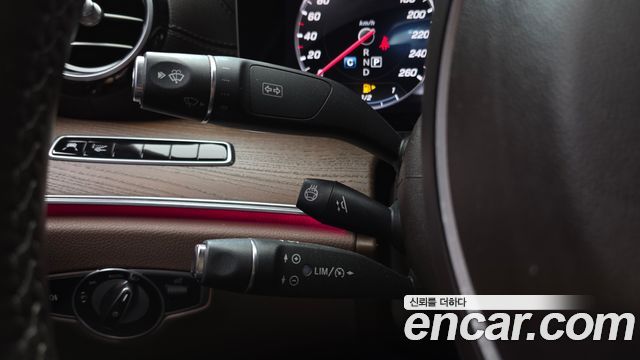 Mercedes-Benz E-Class 2018 — photo 25
