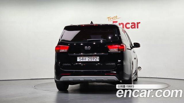 Kia Canival 2015 — photo 4