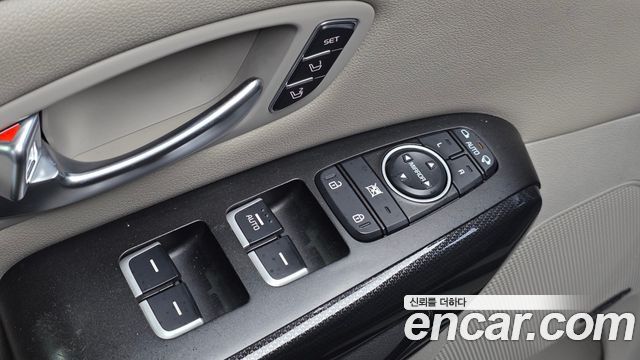 Kia Canival 2015 — photo 13
