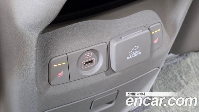 Kia Canival 2015 — photo 18