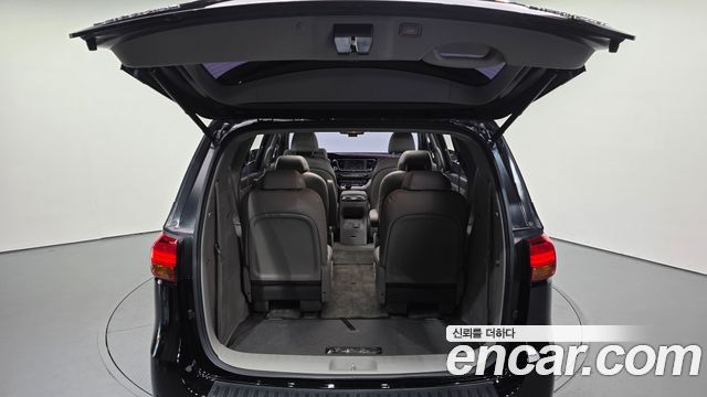 Kia Canival 2015 — photo 20