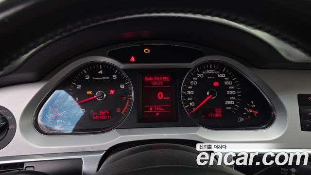 Audi A6 2010 — photo 8