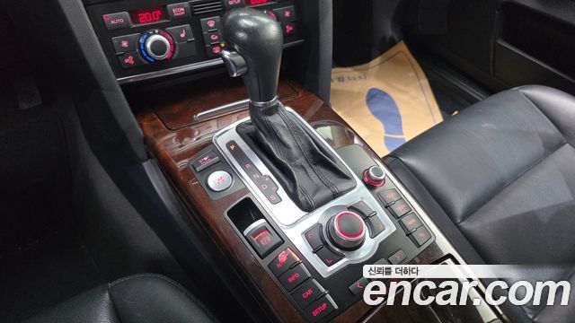 Audi A6 2010 — photo 9