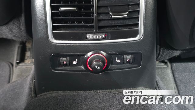 Audi A6 2010 — photo 18