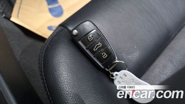 Audi A6 2010 — photo 19