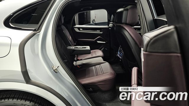 Porsche Cayenne 2024 — photo 18