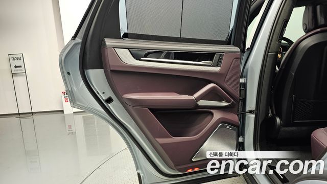 Porsche Cayenne 2024 — photo 15