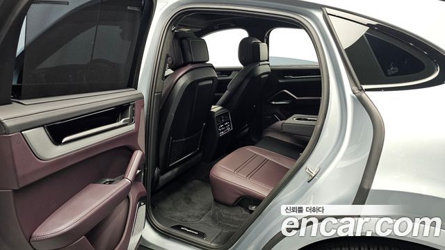 Porsche Cayenne 2024 — photo 16