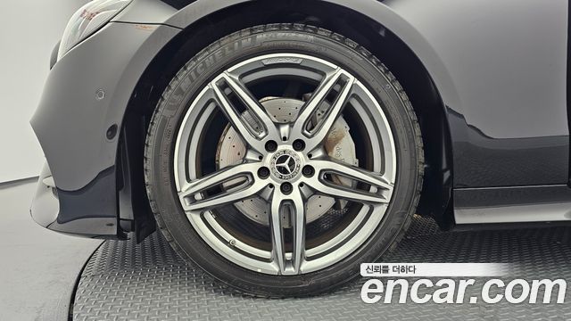 Mercedes-Benz E-Class 2020 — photo 5
