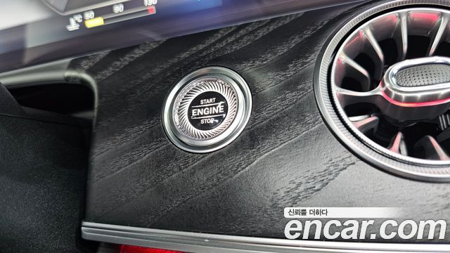 Mercedes-Benz E-Class 2020 — photo 18