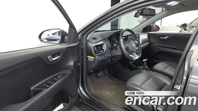 Kia Stonic 2018 — photo 10