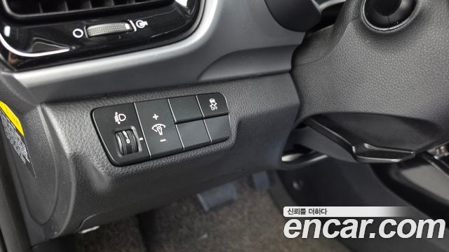 Kia Stonic 2018 — photo 16