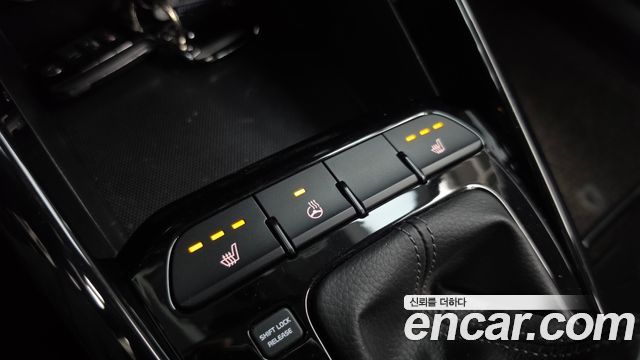 Kia Stonic 2018 — photo 19