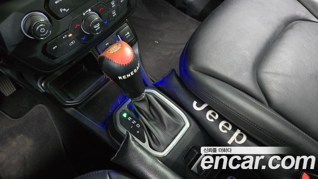 Jeep Renegade 2018 — photo 9