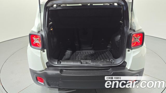 Jeep Renegade 2018 — photo 18