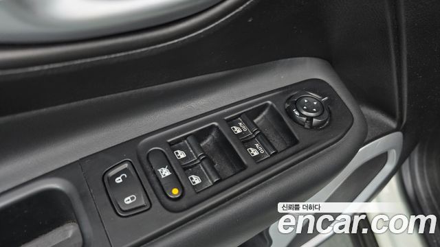 Jeep Renegade 2018 — photo 19