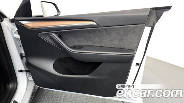 Tesla Model Y 2024 — photo 14
