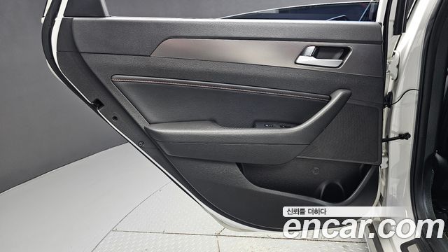 Hyundai Sonata 2017 — photo 15