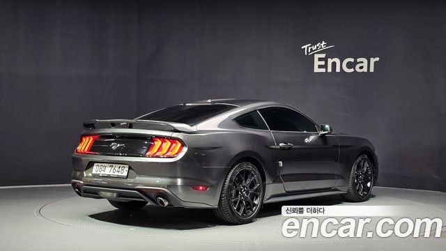 Ford Mustang 2019 — photo 2
