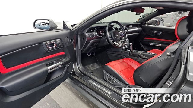 Ford Mustang 2019 — photo 13