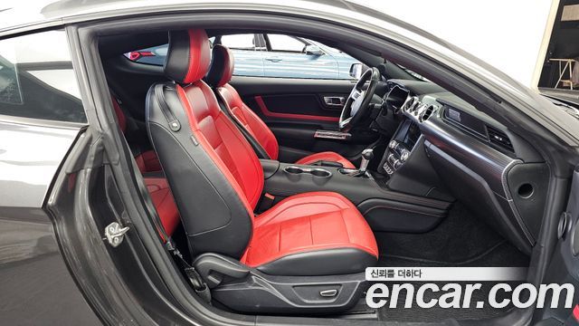 Ford Mustang 2019 — photo 17