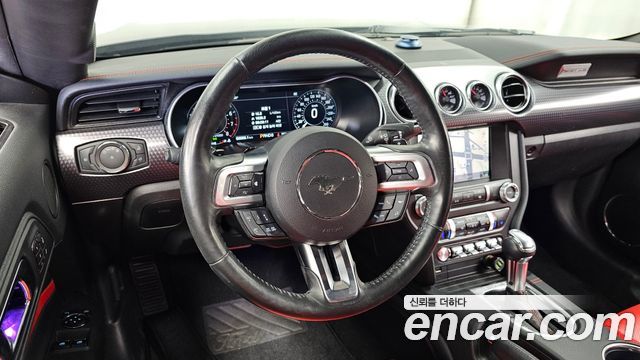 Ford Mustang 2019 — photo 19
