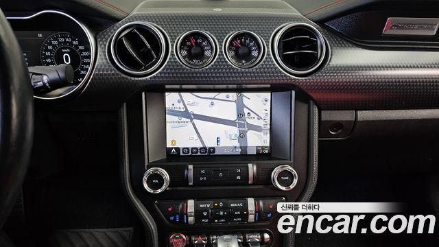 Ford Mustang 2019 — photo 20
