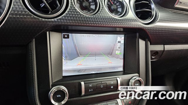 Ford Mustang 2019 — photo 21