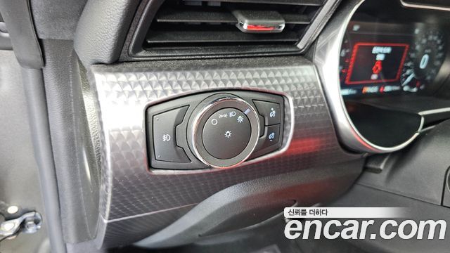 Ford Mustang 2019 — photo 25
