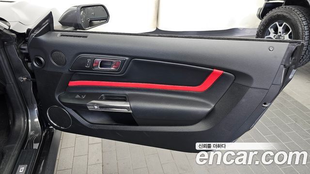 Ford Mustang 2019 — photo 15