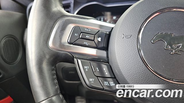 Ford Mustang 2019 — photo 27