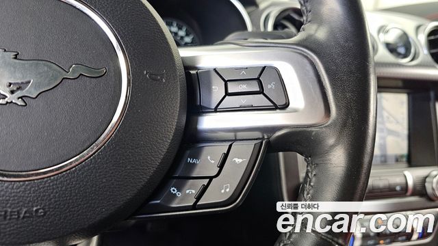Ford Mustang 2019 — photo 30