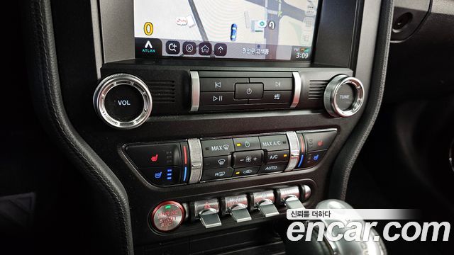 Ford Mustang 2019 — photo 32