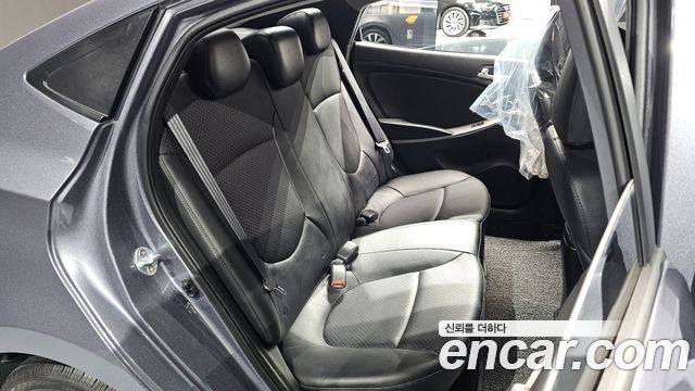 Hyundai Accent 2017 — photo 17