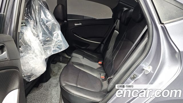 Hyundai Accent 2017 — photo 18