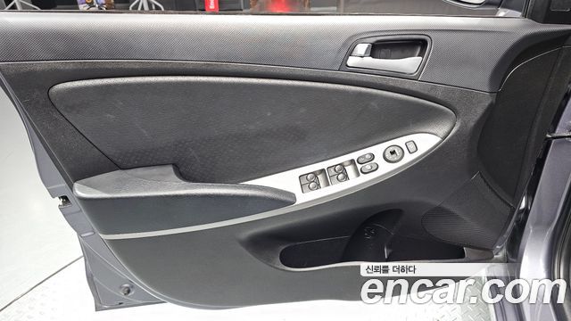 Hyundai Accent 2017 — photo 14