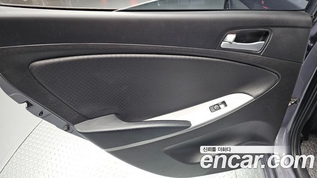 Hyundai Accent 2017 — photo 15
