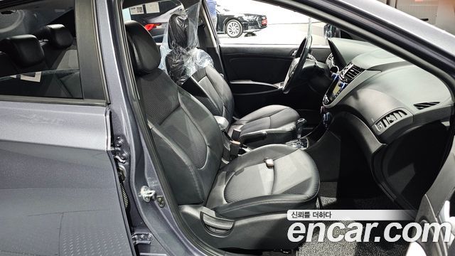 Hyundai Accent 2017 — photo 16