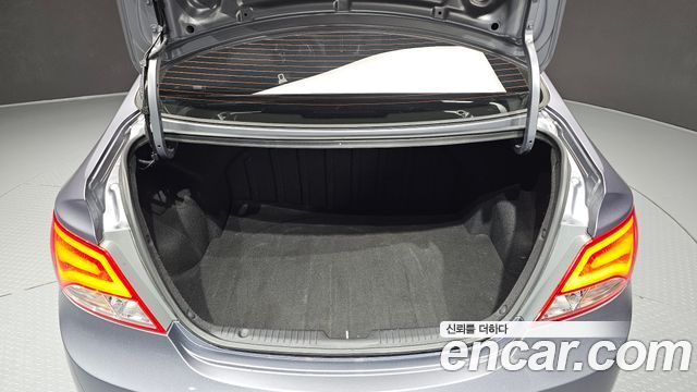 Hyundai Accent 2017 — photo 30