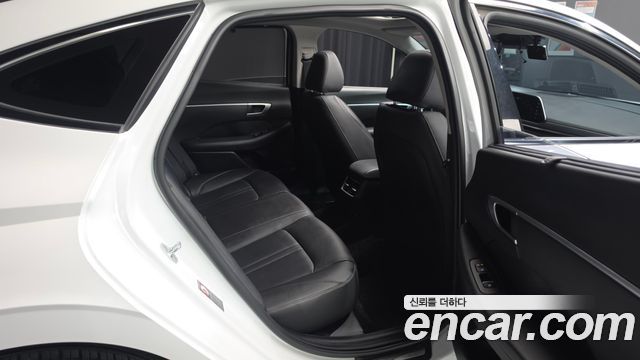 Hyundai Sonata 2020 — photo 11
