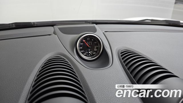 Porsche 718 2018 — photo 24