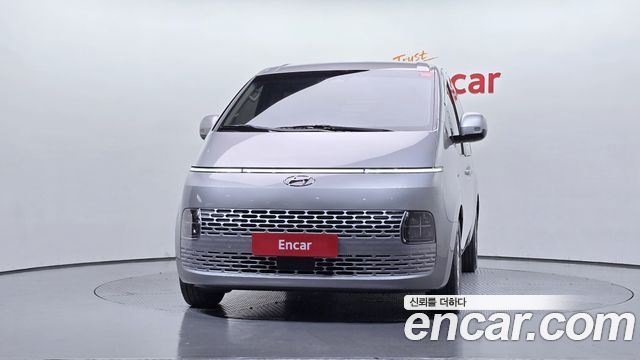 Hyundai Staria 2023 — photo 3