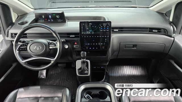 Hyundai Staria 2023 — photo 10