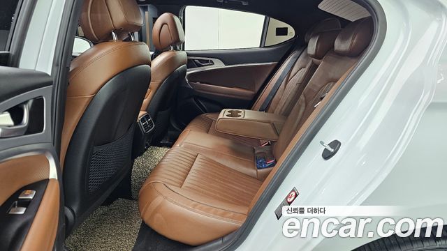 Genesis G70 2018 — photo 18