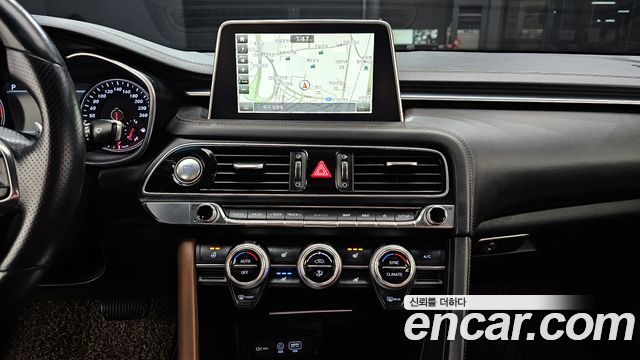 Genesis G70 2018 — photo 20
